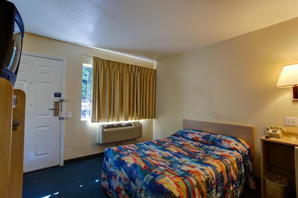 Motel 6-Kelso, Wa - Mt. St. Helens Bagian luar foto