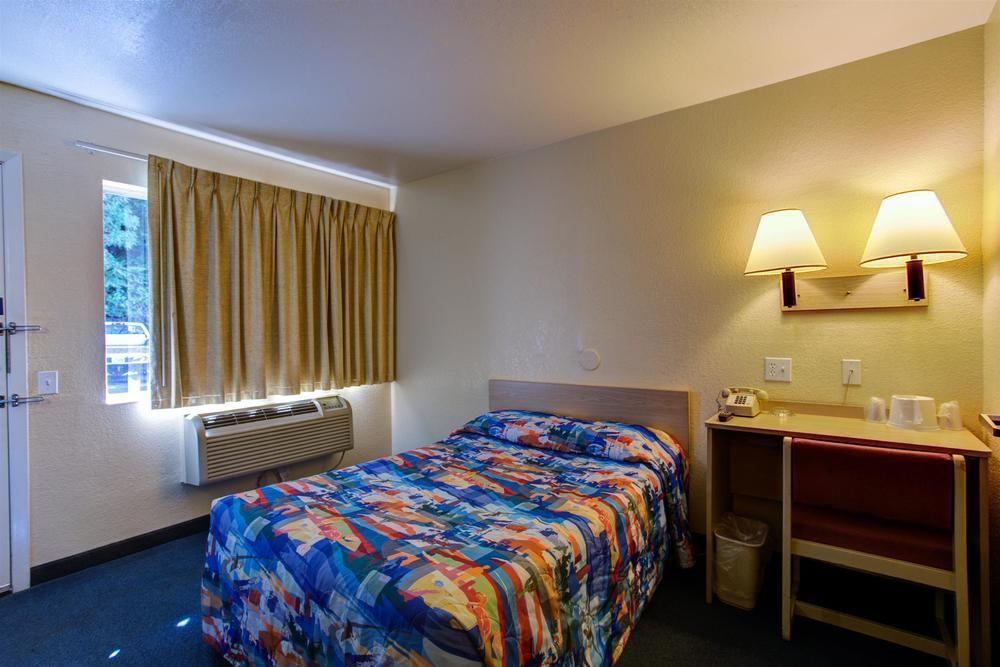 Motel 6-Kelso, Wa - Mt. St. Helens Bagian luar foto