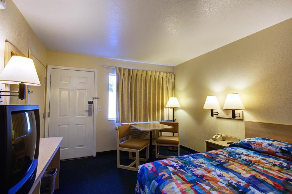 Motel 6-Kelso, Wa - Mt. St. Helens Bagian luar foto
