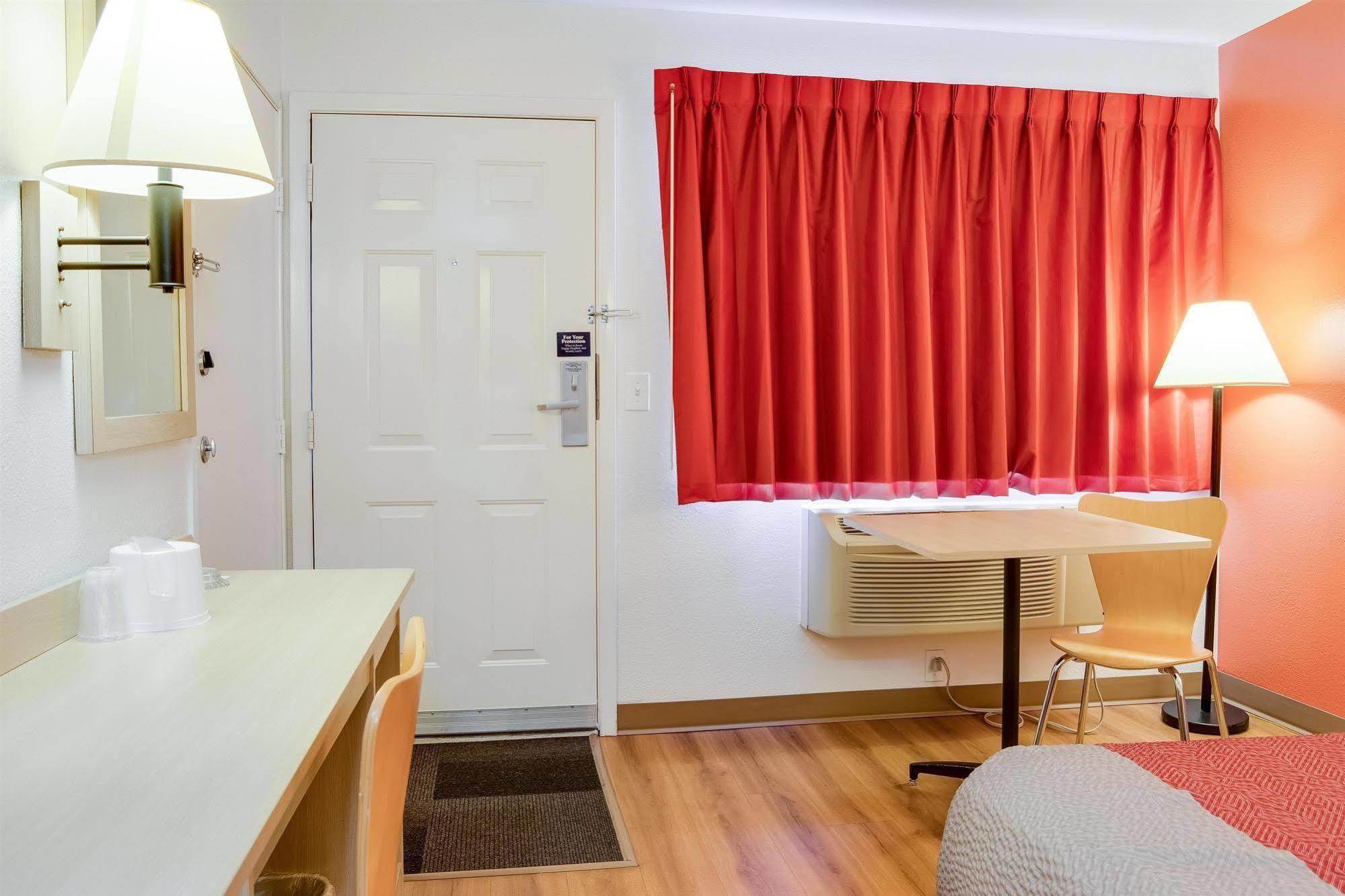 Motel 6-Kelso, Wa - Mt. St. Helens Bagian luar foto