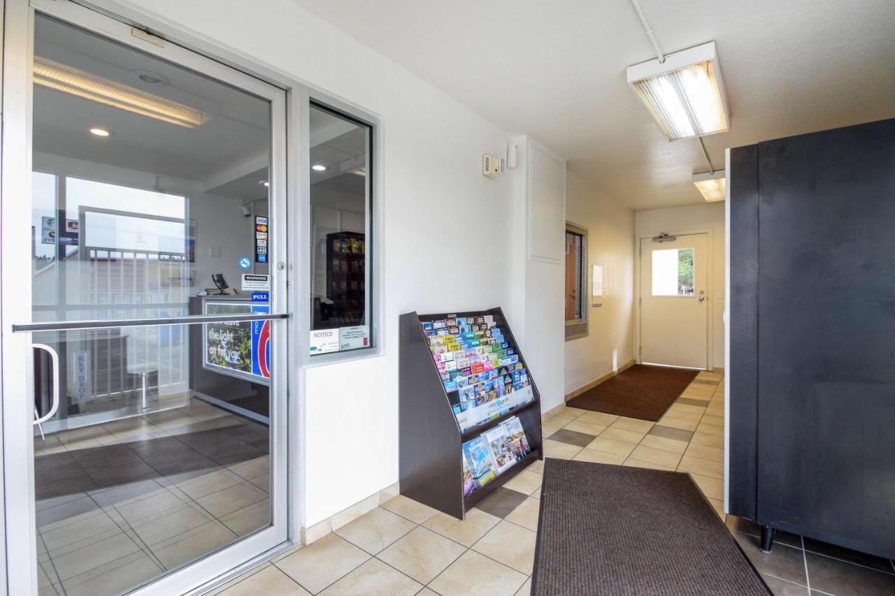 Motel 6-Kelso, Wa - Mt. St. Helens Bagian luar foto